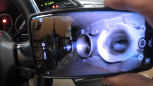 Ilyet még nem láttál: kamerát tett egy Toyota Supra motorjába