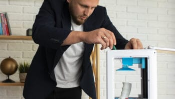 lifestyle-designer-using-3d-printer