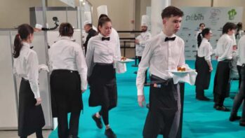 Bemutatjuk a vendéglátás ezermesterét vik pincer kepzes 2